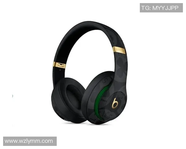 耳机套化身绿茵巨星创意设计掀起球迷收藏新热潮